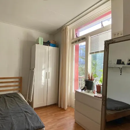 Lovely Bedroom In Apartamento Ámsterdam